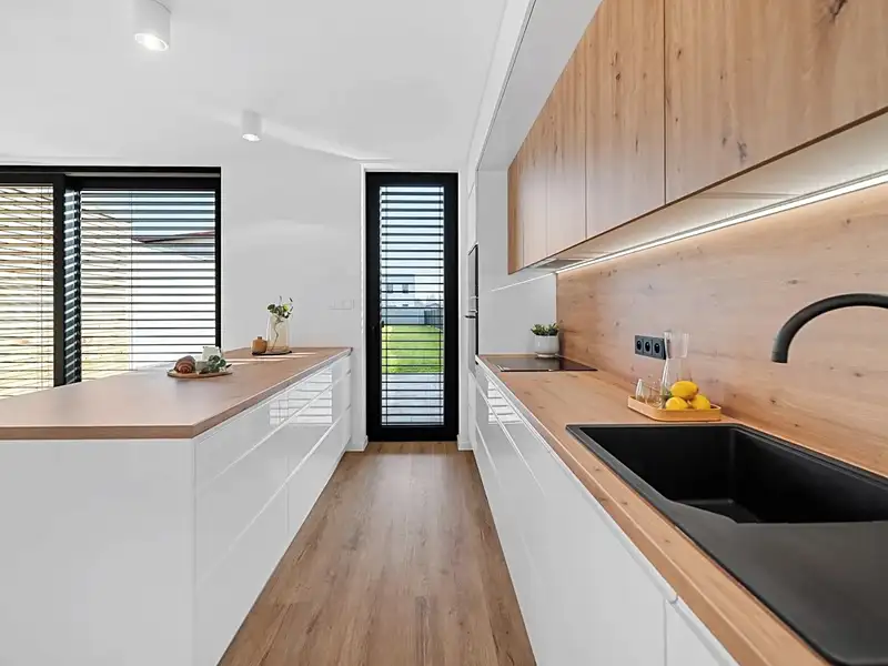 Pronájem rodinného domu 157 m², pozemek 360 m², Pardubice – náhled fotky 2