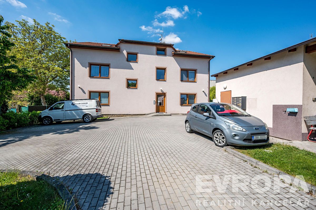 Pronájem bytu 2+kk 53 m² – fotografie 2