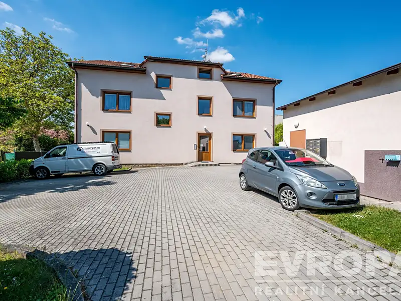 Pronájem bytu 2+kk 53 m², Hostivice – náhled fotky 2