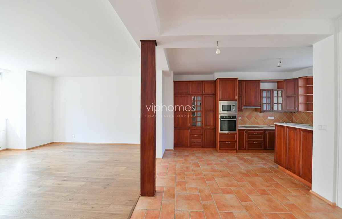 Pronájem rodinného domu 210 m², pozemek 525 m² – fotografie 5