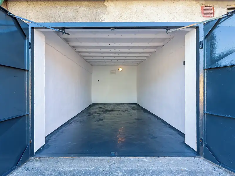 Pronájem garáže 19 m², Slaný – náhled fotky 2