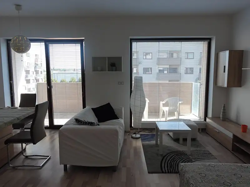 Pronájem bytu 1+kk 42 m², Brno – náhled fotky 1