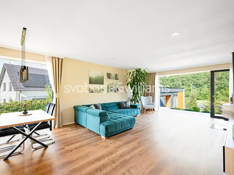 Prodej rodinného domu 225 m², pozemek 933 m², Vysoký Újezd – náhled fotky 2