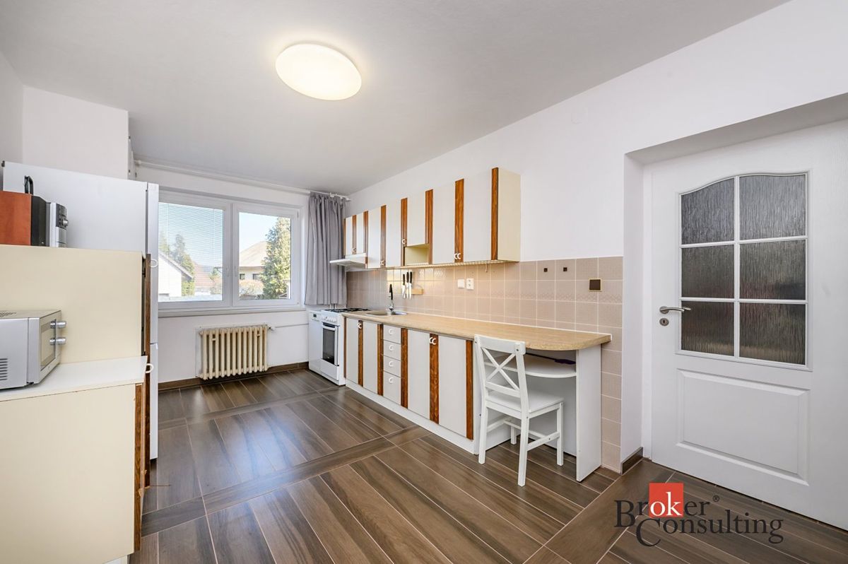 Prodej rodinného domu 142 m², pozemek 244 m² – fotografie 2