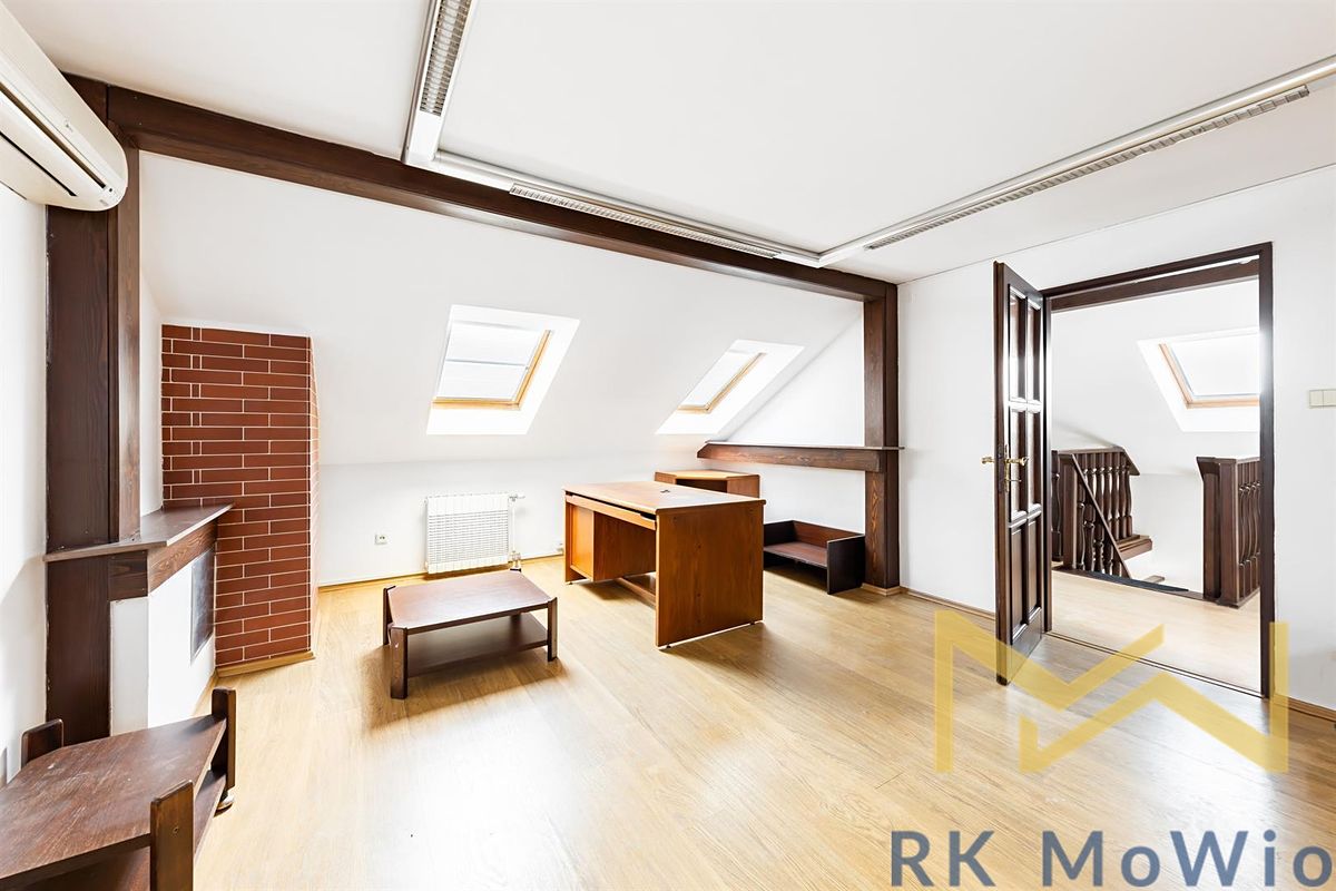 Pronájem kanceláře 273 m² – fotografie 2
