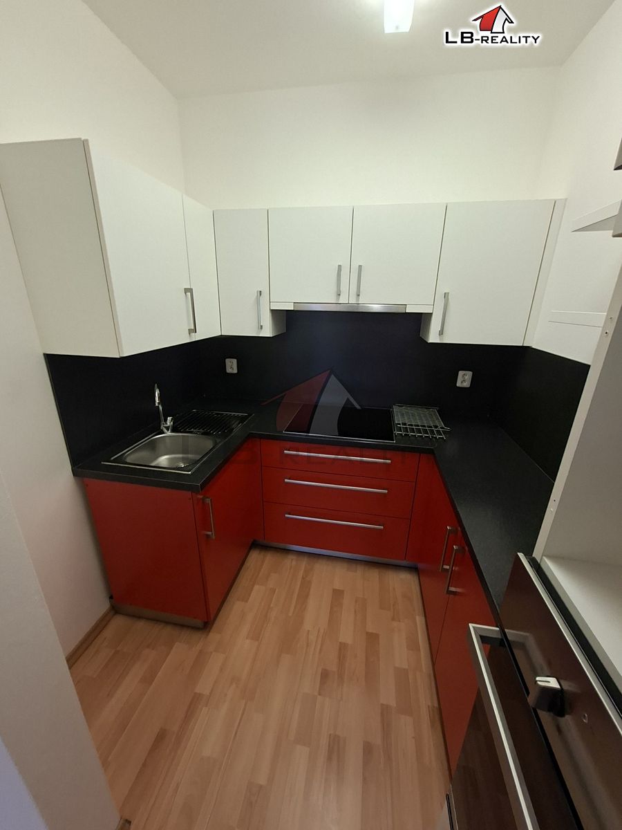 Pronájem bytu 2+kk 55 m² – fotografie 4