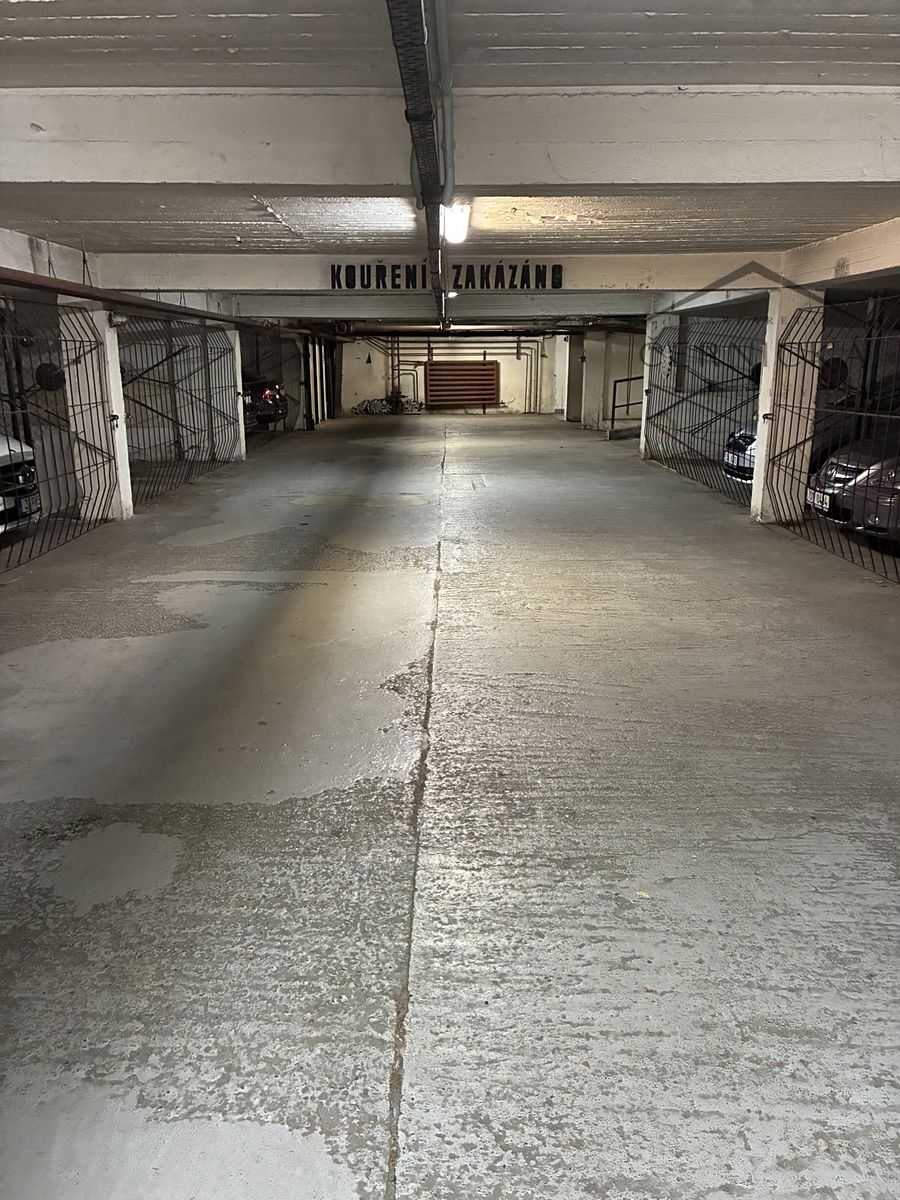 Pronájem garáže 12 m² – fotografie 5