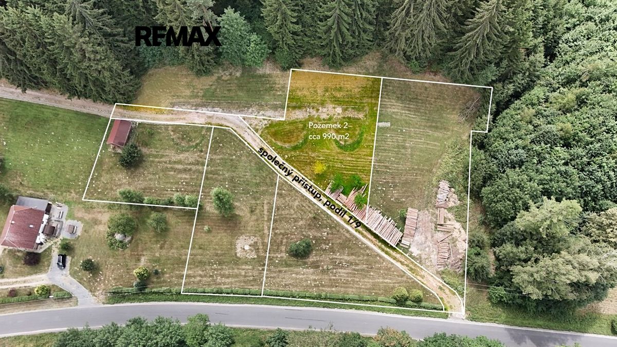 Prodej stavebního pozemku 990 m²