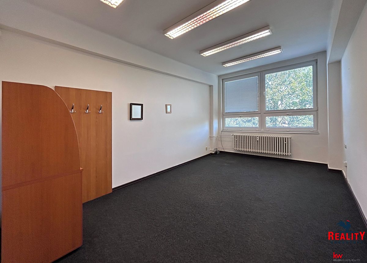 Pronájem kanceláře 21 m² – fotografie 2