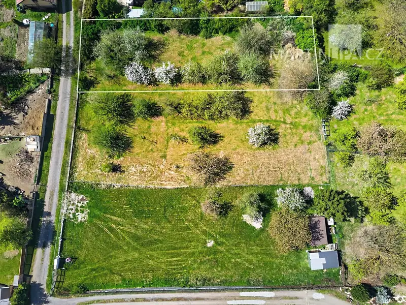 Prodej stavebního pozemku 878 m², Kamenný Přívoz – náhled fotky 1