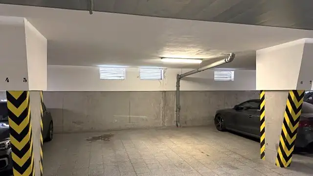 Pronájem garážového stání 18 m², Brno – náhled fotky 2