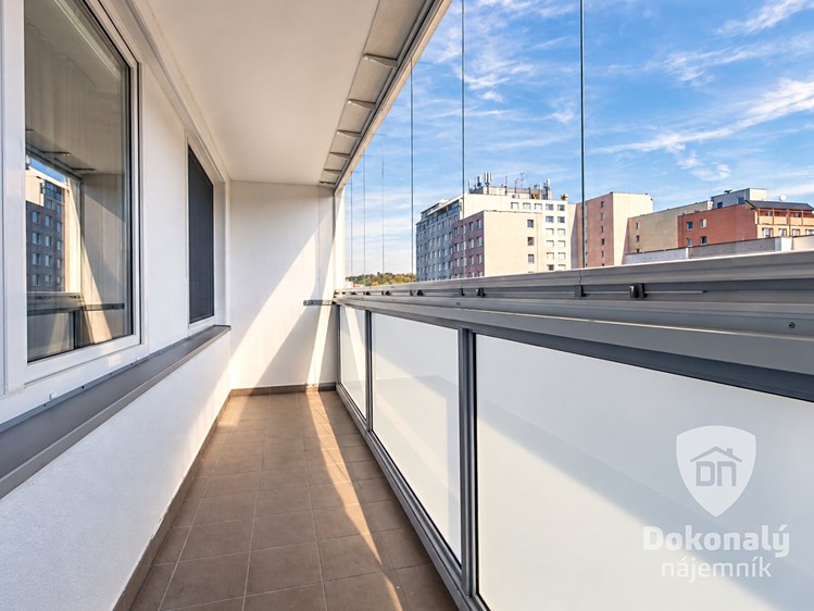 Pronájem bytu 3+kk, 72 m² (19 z 22)