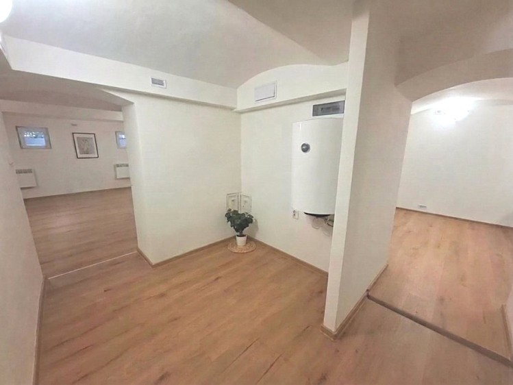 Prodej komerčního prostoru, 62 m² (4 z 20)