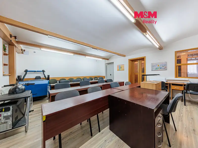 Prodej kanceláře 57 m², Karlovy Vary – náhled fotky 1