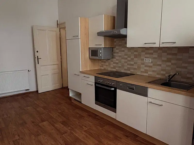 Pronájem specifického typu nemovitosti 25 m², Praha – náhled fotky 1