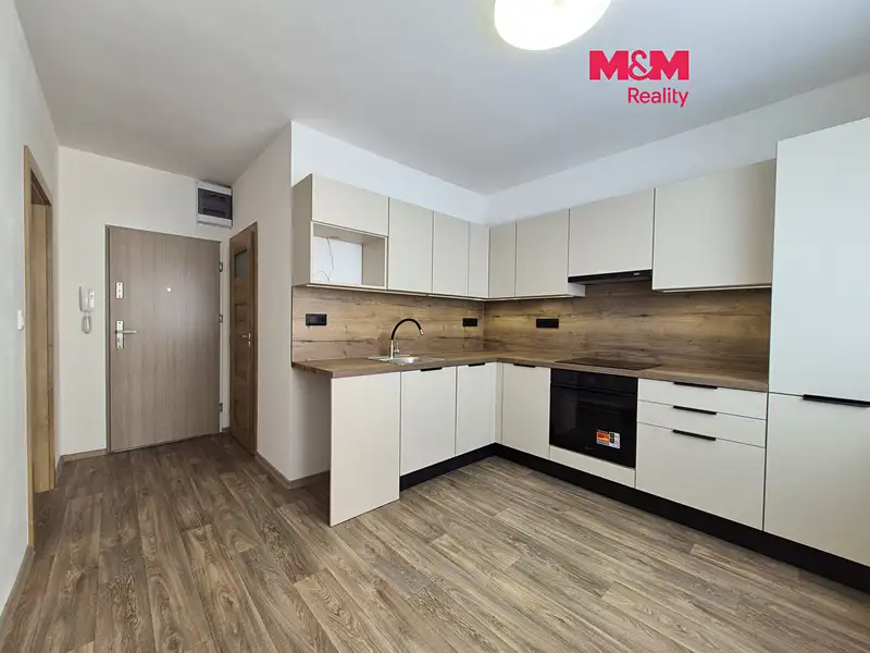 Pronájem bytu 2+1 44 m², Valašské Meziříčí – náhled fotky 1