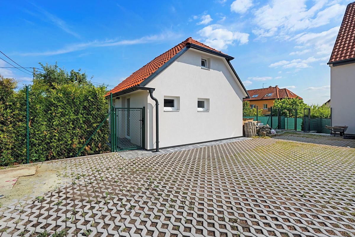 Prodej bytu 1+1 92 m² – fotografie 3