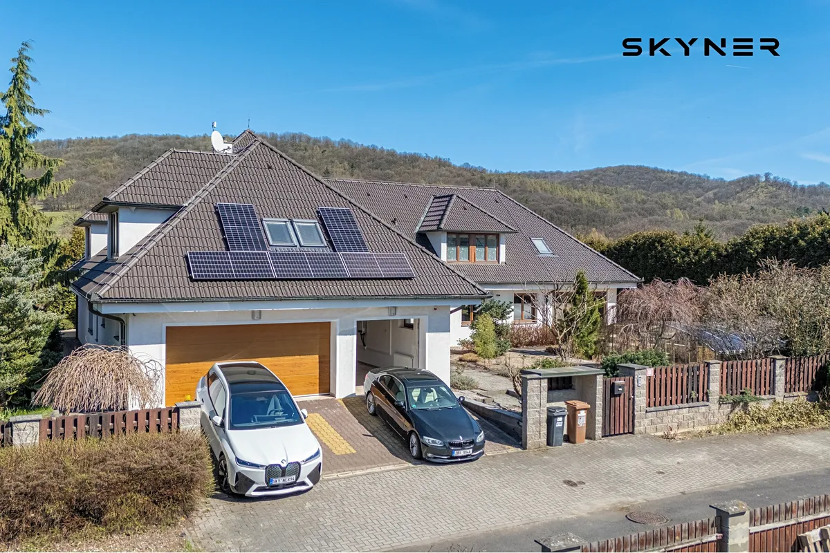 Prodej vily 584 m², pozemek 1655 m²