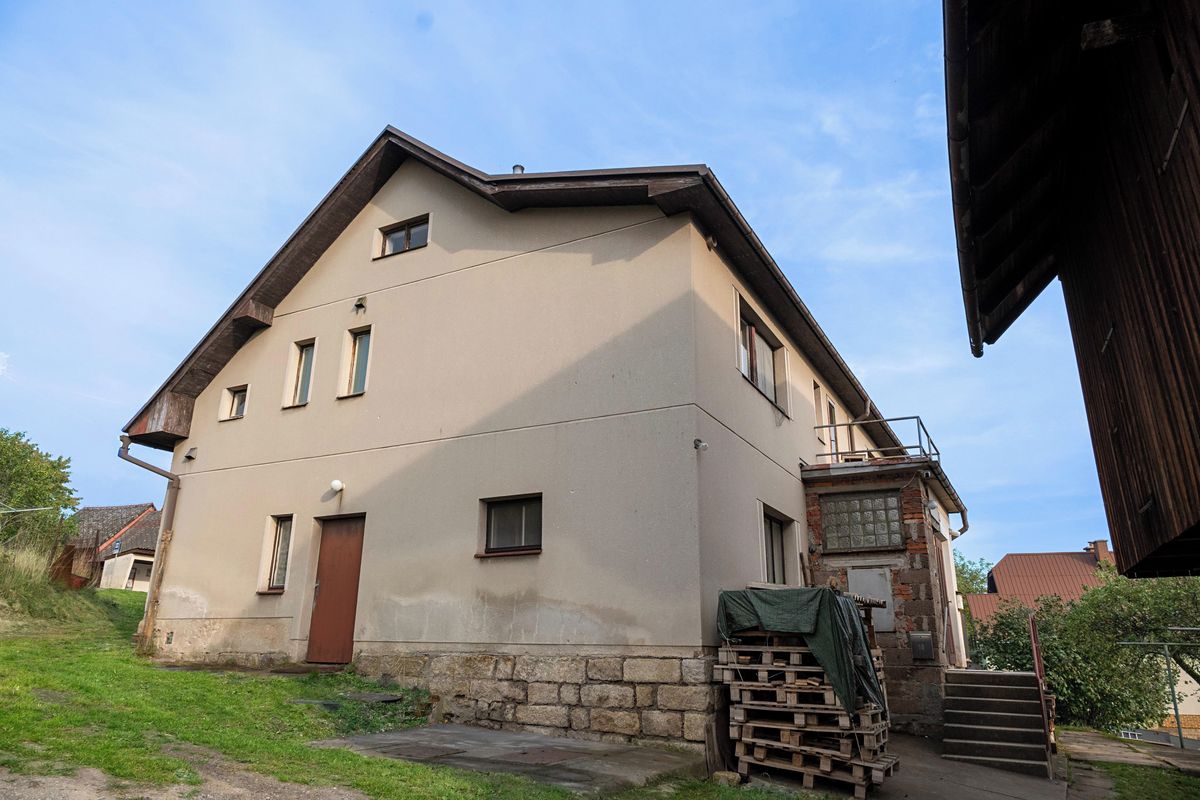 Prodej vícegeneračního domu 220 m², pozemek 1180 m² – fotografie 3