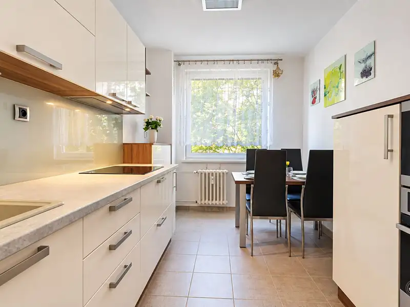 Prodej bytu 3+1 73 m², Praha – náhled fotky 1