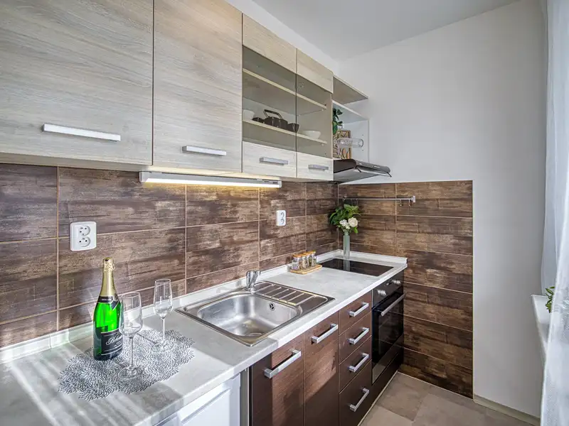 Prodej bytu 1+kk 33 m², Praha – náhled fotky 1