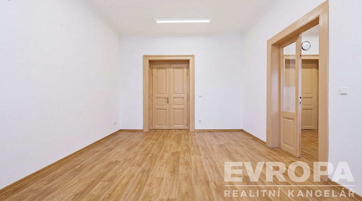 Prodej rodinného domu 260 m², pozemek 622 m² – fotografie 5