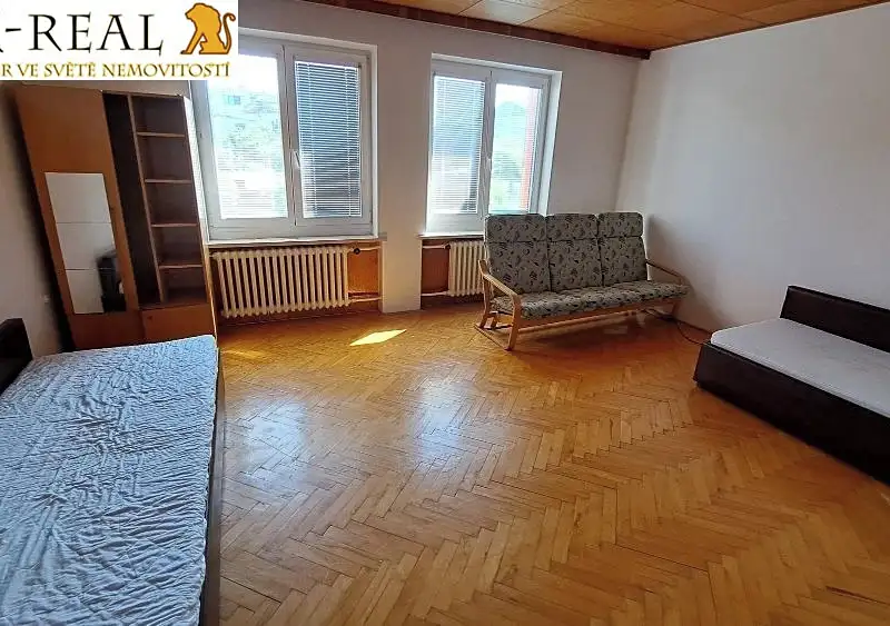 Pronájem bytu 3+1 100 m², Buchlovice – náhled fotky 1
