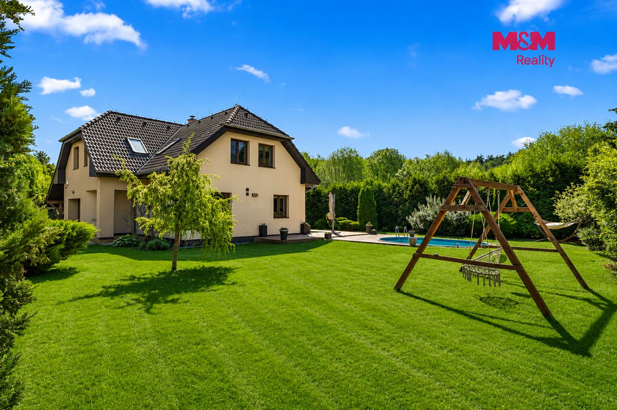 Prodej rodinného domu 212 m², pozemek 931 m² – fotografie 5