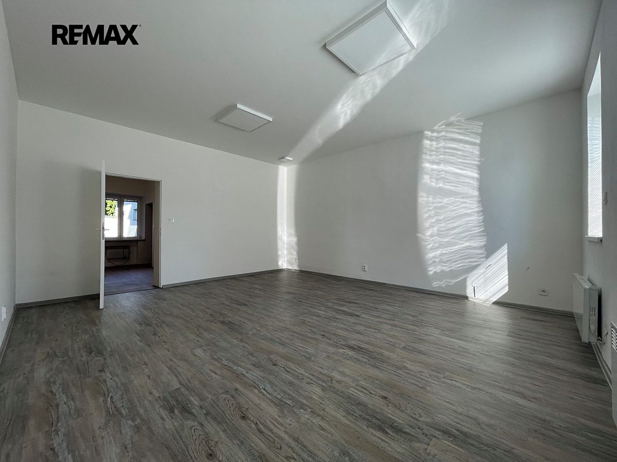 Pronájem bytu 2+kk 56 m² – fotografie 2