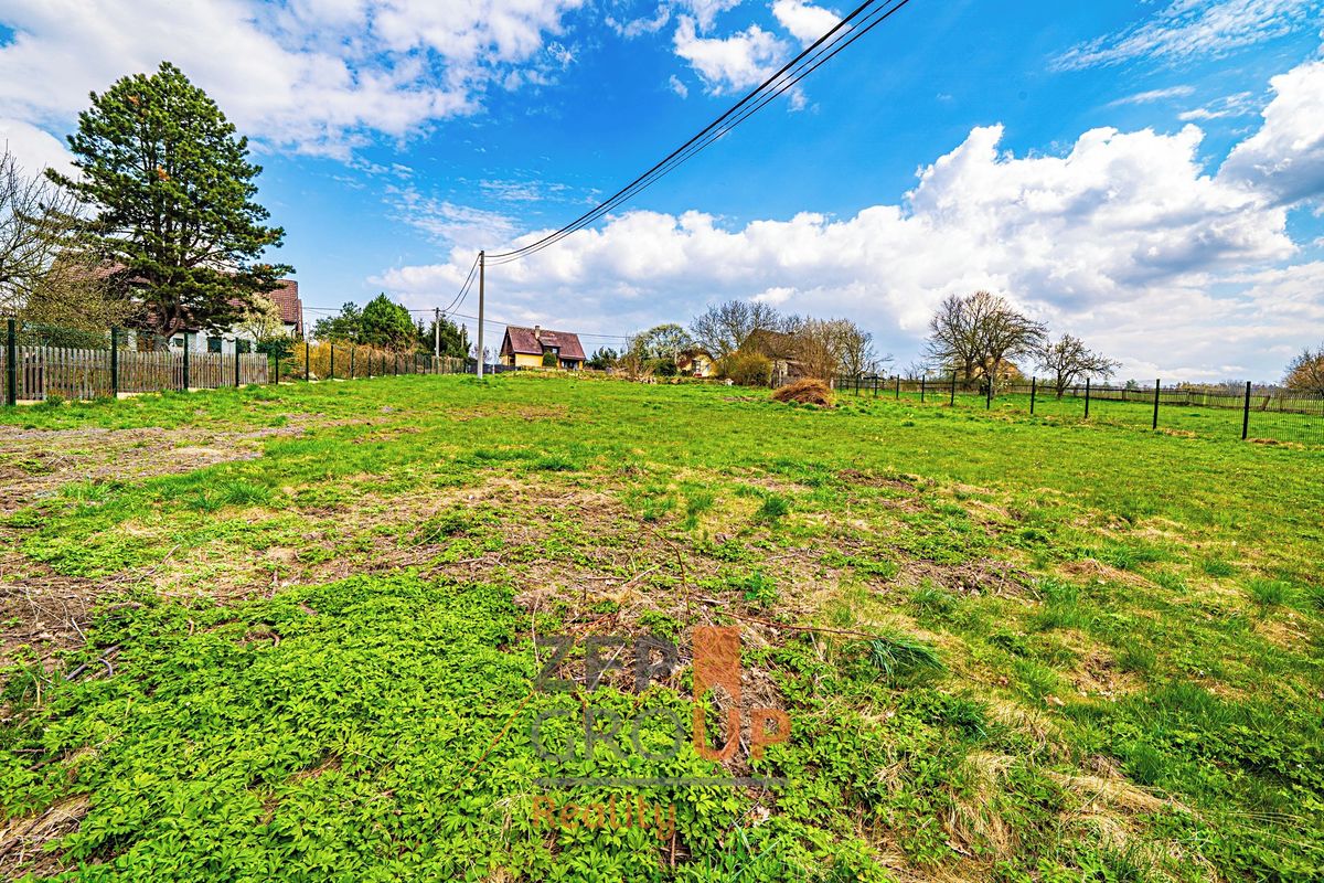 Prodej stavebního pozemku 2296 m² – fotografie 3