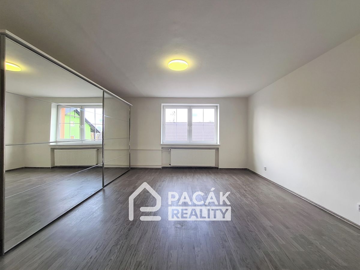 Pronájem rodinného domu 250 m², pozemek 424 m² – fotografie 4