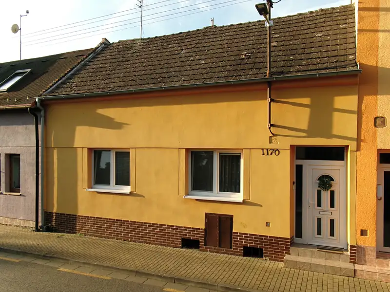 Prodej rodinného domu 105 m², pozemek 303 m², Staré Město – náhled fotky 2