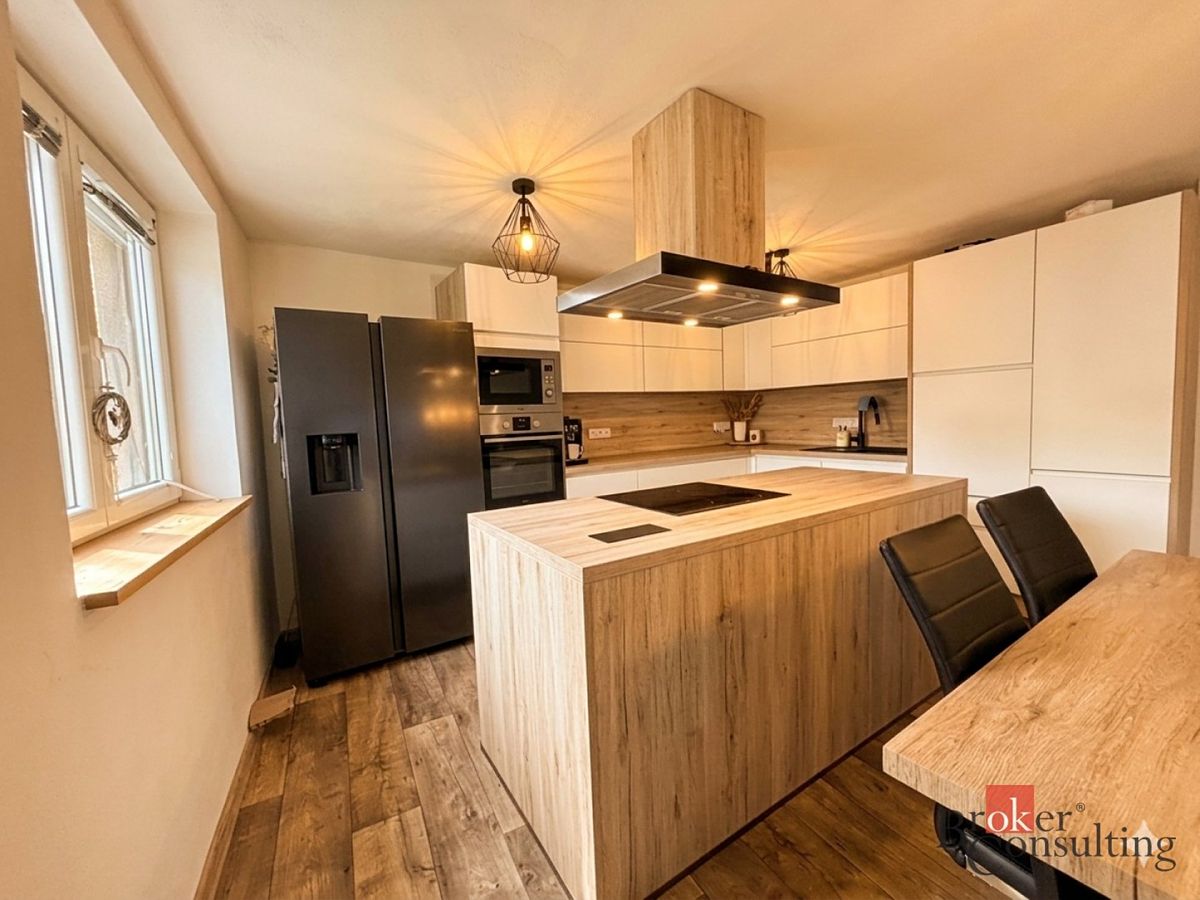 Prodej rodinného domu 150 m², pozemek 2230 m², Černošín – fotka 1 z 3