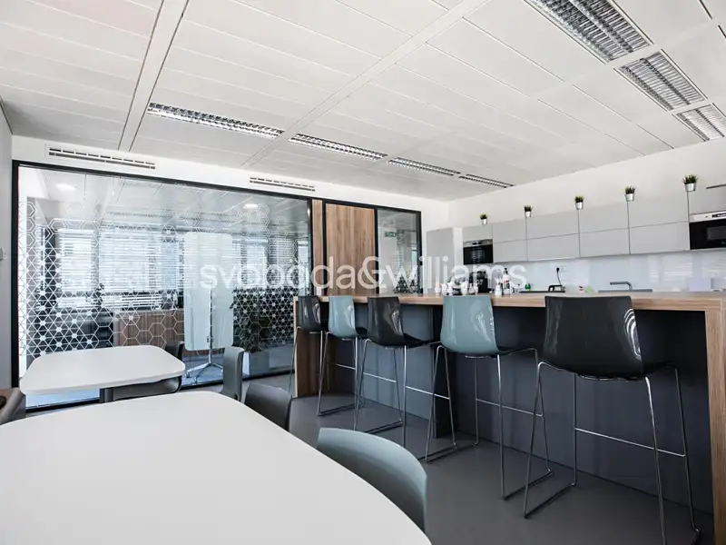 Pronájem kanceláře 281 m², Praha – náhled fotky 2