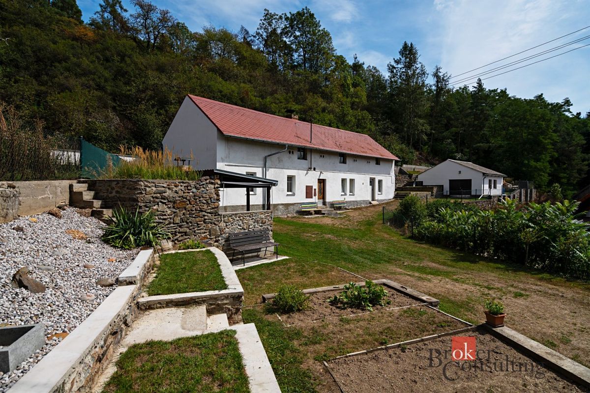 Prodej chalupy 140 m², pozemek 1232 m² – fotografie 2