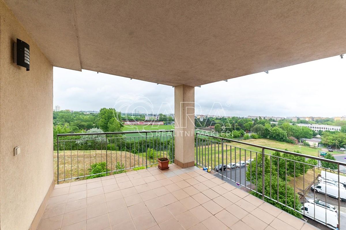 Pronájem bytu 3+kk 76 m² – fotografie 3