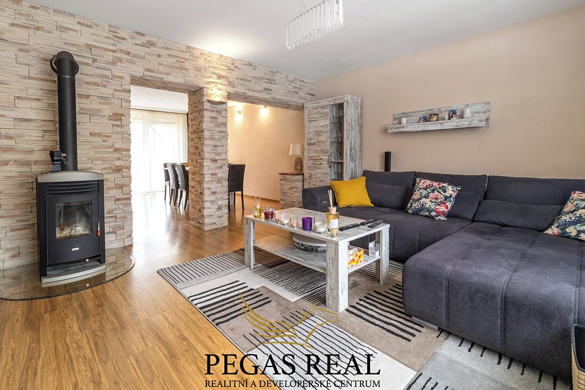 Prodej stavebního pozemku 2200 m²