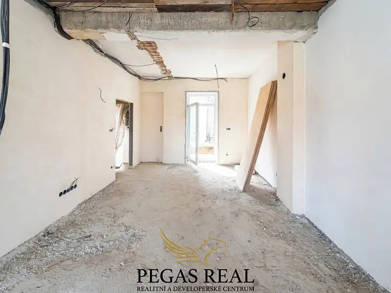Prodej rodinného domu 217 m², pozemek 109 m², Brno – náhled fotky 2