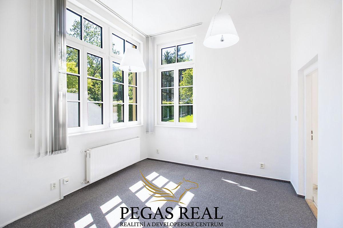 Pronájem kanceláře 187 m²