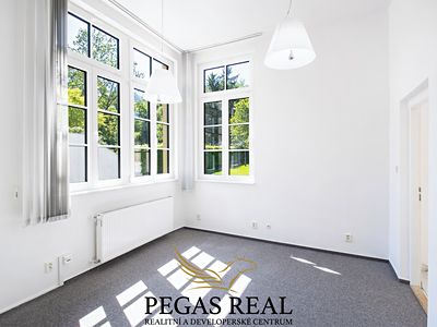 Pronájem kanceláře 187 m²