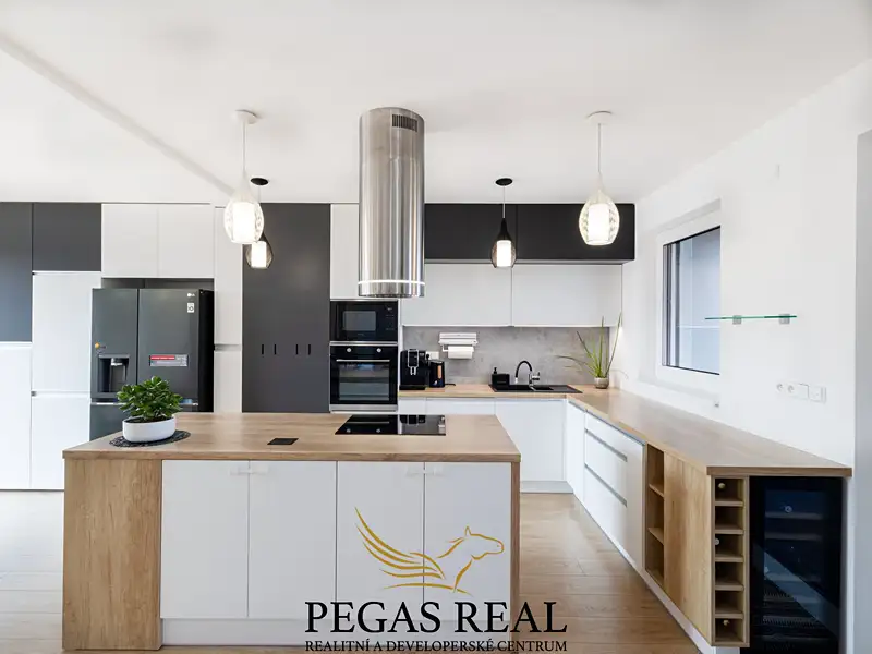 Prodej rodinného domu 144 m², pozemek 502 m², Rosice – náhled fotky 3