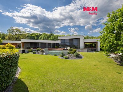 Pronájem rodinného domu 276 m², pozemek 3217 m²