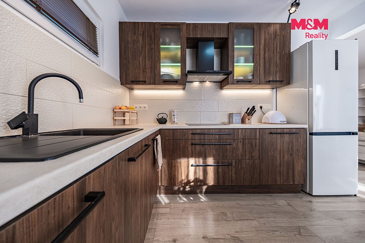 Prodej rodinného domu 80 m², pozemek 317 m² – fotografie 2