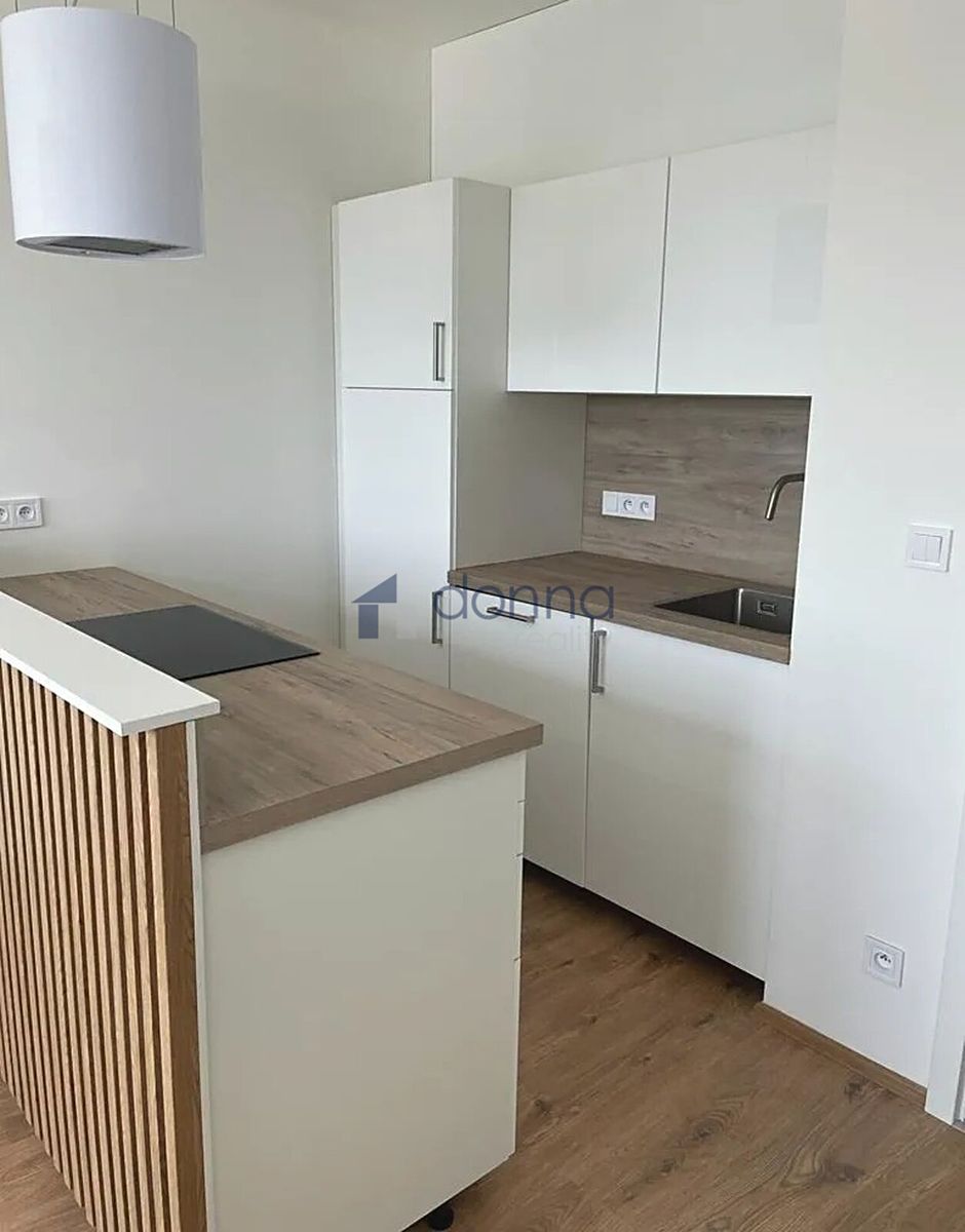 Pronájem bytu 2+kk 44 m² – fotografie 4