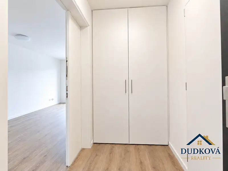Pronájem bytu 2+kk 47 m², Kladno – náhled fotky 3