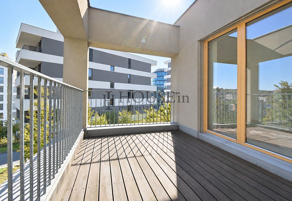 Pronájem bytu 4+kk 103 m²