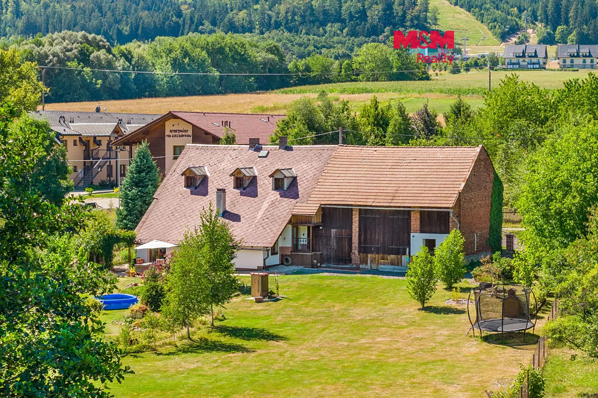 Prodej rodinného domu 223 m², pozemek 3224 m²