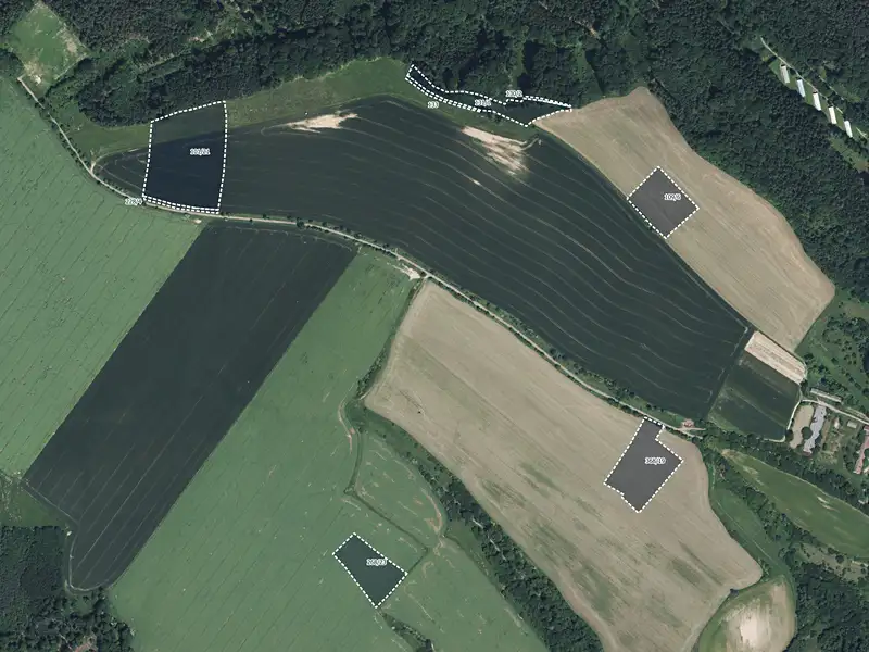 Prodej pole 30270 m², Mukařov – náhled fotky 1