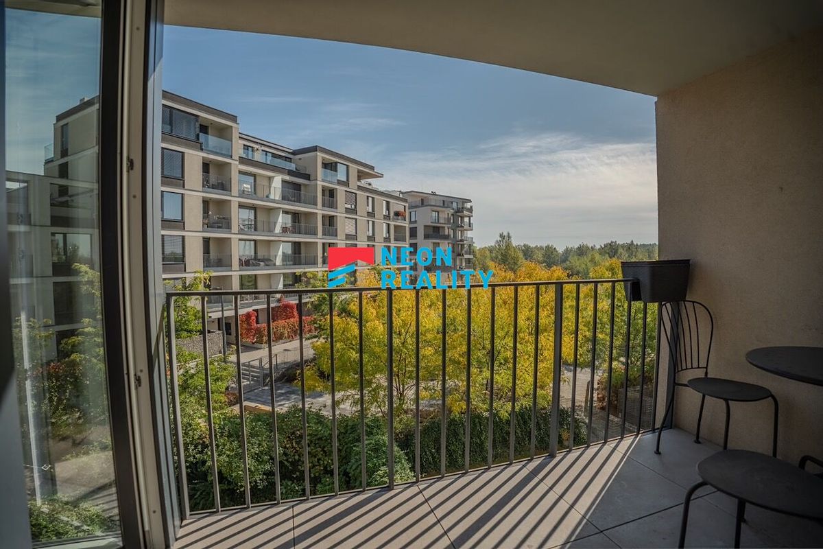 Pronájem bytu 2+kk 58 m² – fotografie 3