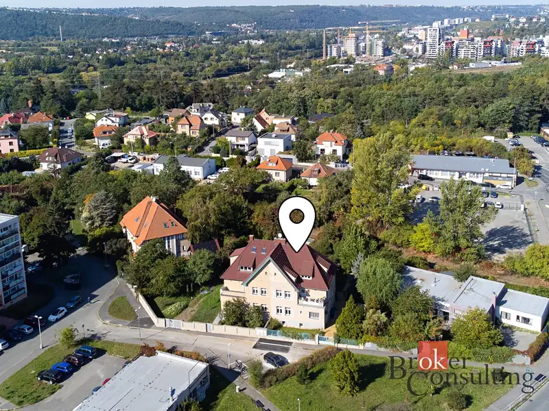 Prodej vily 331 m², pozemek 721 m², Praha – náhled fotky 2